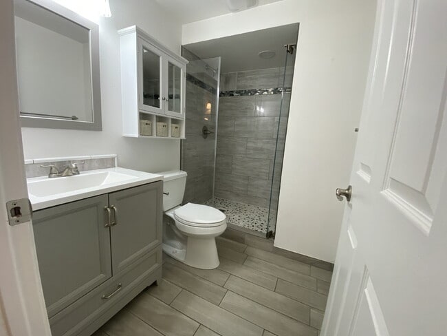Building Photo - 3 bedroom - Allison