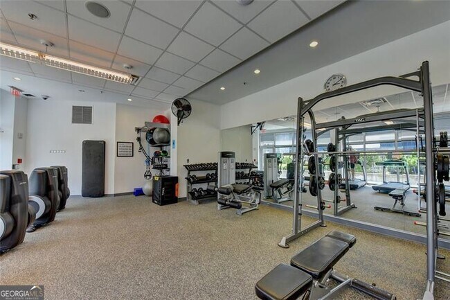 Building Photo - 44 Peachtree Pl NE