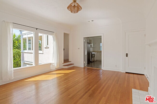 Building Photo - 1523 Murray Dr