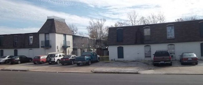 Murriburr Oaks Apartments - 6215 Tierwester St