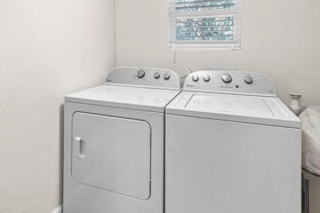 Building Photo - 1911 Parker Ave