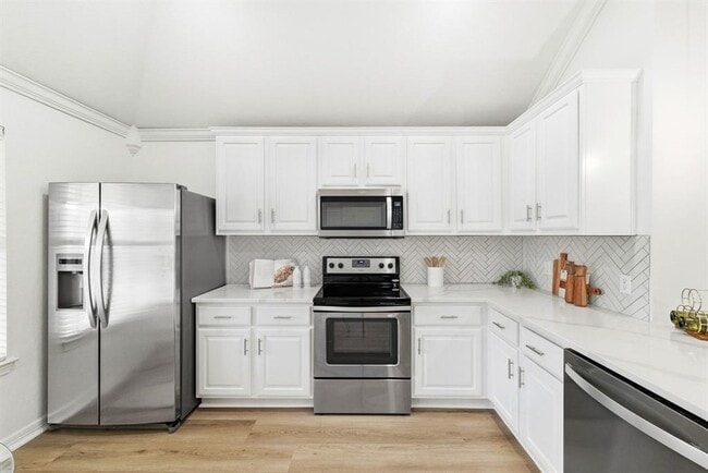 Building Photo - 19209 Sunken Creek Pass