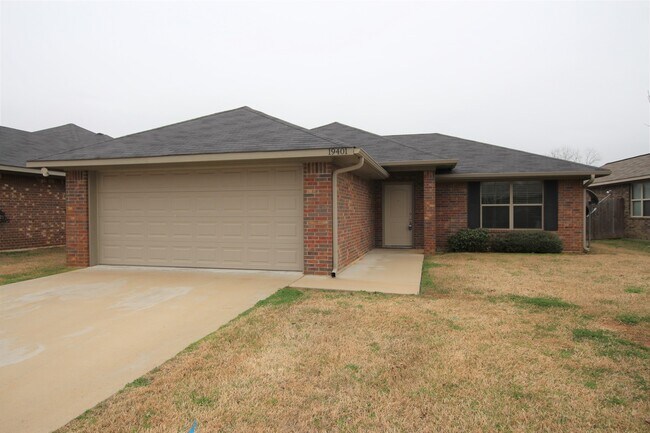 Building Photo - 19401 King Ranch Dr
