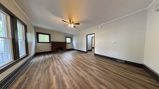 Building Photo - 606 Randolph St