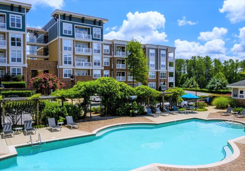 Primary Photo - Weston Lakeside Apartments