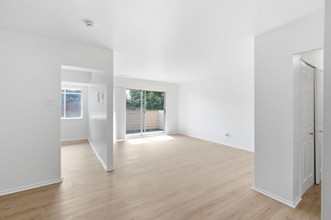 Building Photo - 19419 Brassie Pl