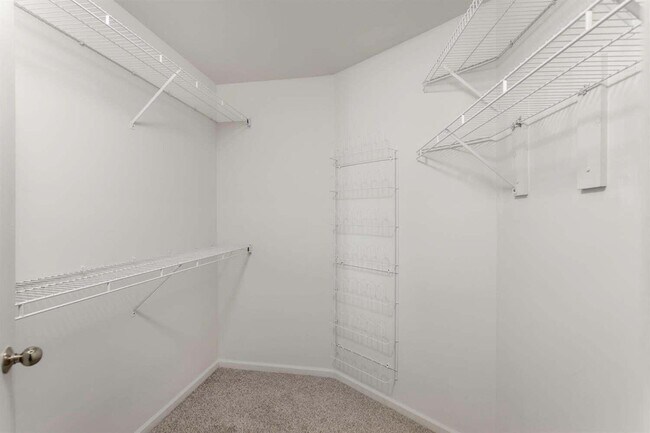 Building Photo - 2702 Maitland Dr