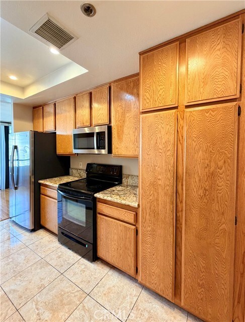 Building Photo - 600 W 9th St