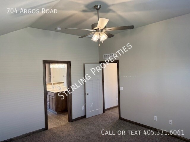 Building Photo - 704 Argos Rd