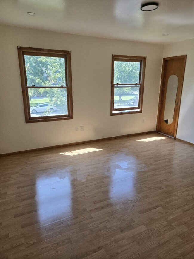 Building Photo - 195 Edgemere Ct