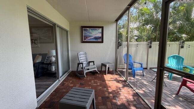 Building Photo - Charming 2/2 Seasonal Rental in Sarasota – Minutes from the Beach! Private Courtyard Included!!