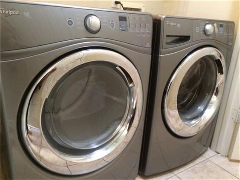 New Front Loaded Stanlesteal Washer and Drayer - 2810 Legends Crest Drive