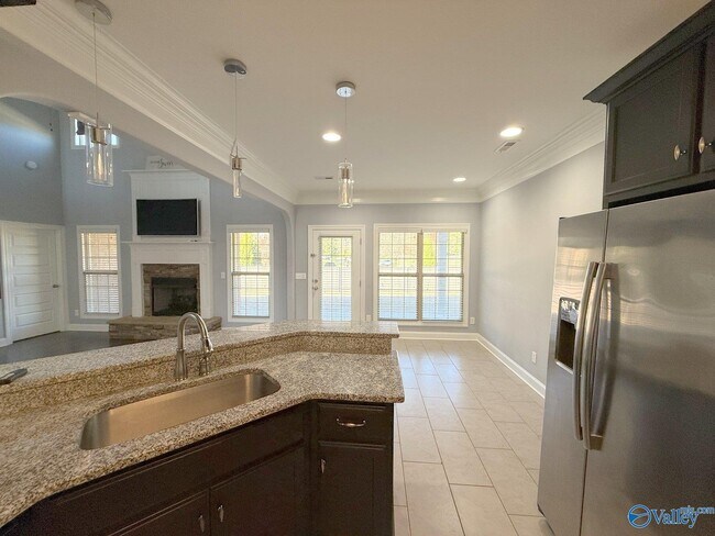 Building Photo - 218 Woodgrove Dr