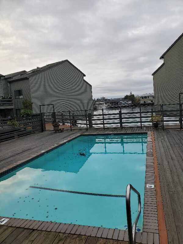 Building Photo - 7 Lake Bellevue Dr