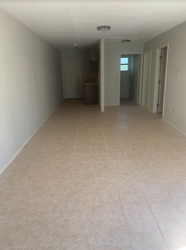 LIVING ROOM - 3905 N Stone Ave