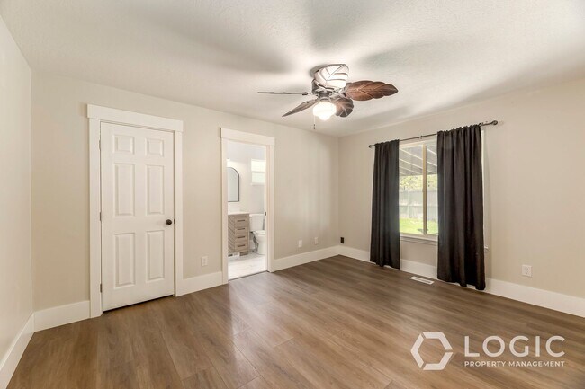 Building Photo - Single Family Home in a Great Location.