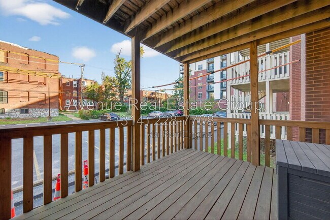 Building Photo - 5559 Pershing Ave