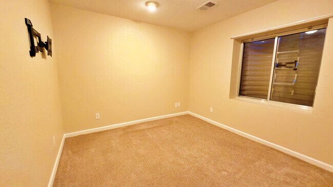 Building Photo - Fantastic 3 Bd 3 Bth + Office in Cherry Cr...