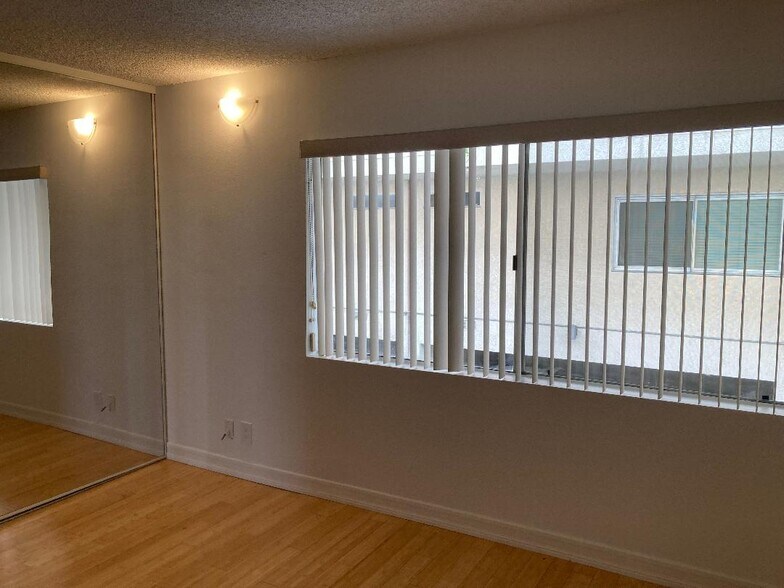 Building Photo - 4660 Coldwater Canyon Ave