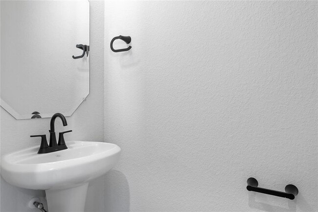 Building Photo - 117 Kiowa Bnd