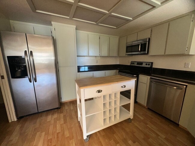 Building Photo - Updated 2-bed, 2-bath condo in Fremont’s N...
