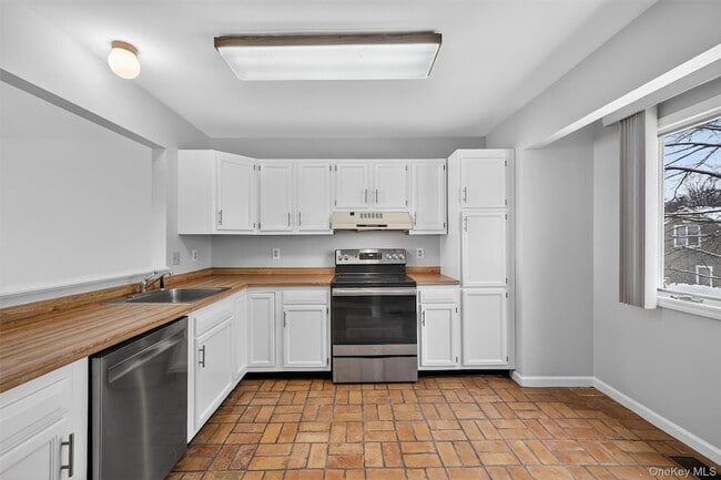 Building Photo - 2003 Regent Dr