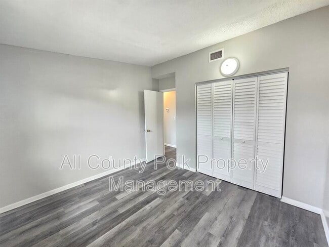 Building Photo - 3037 St Paul Dr