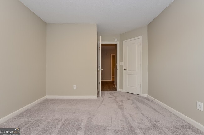 Building Photo - 704 Fieldstream Way