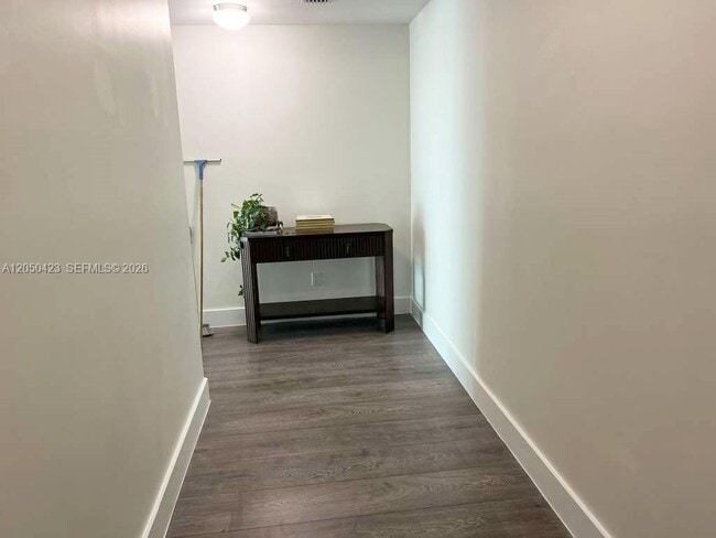 Building Photo - 888 Biscayne Blvd