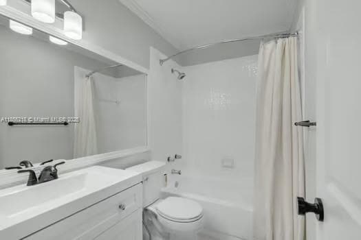 Building Photo - 10425 SW 154th Ct
