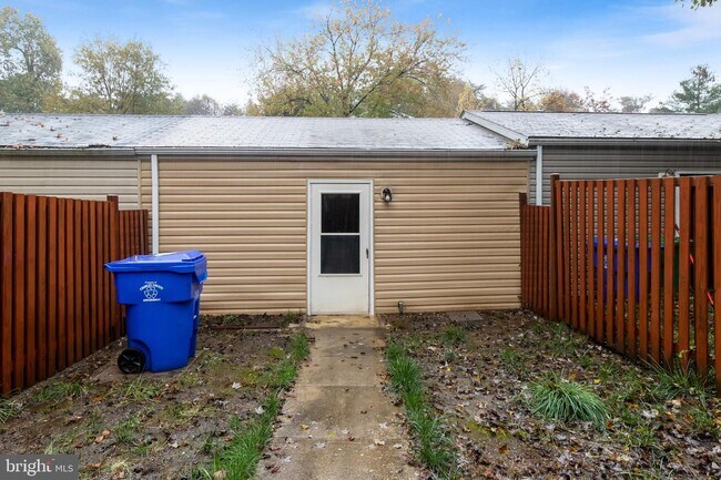 Building Photo - 3935 Wintergreen Pl