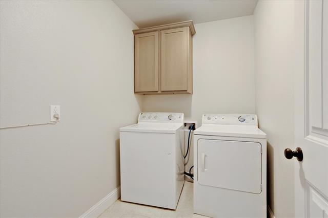 Building Photo - 2401 Southridge Ln