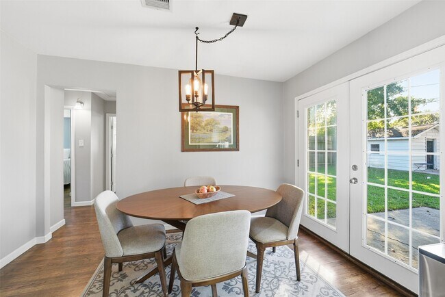 Building Photo - 2626 Willowby Dr