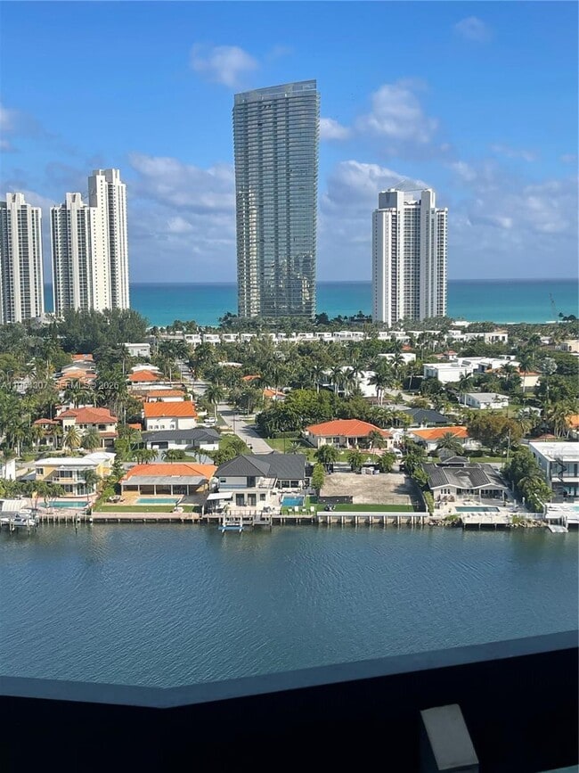 Building Photo - 19101 NE 36th Pl