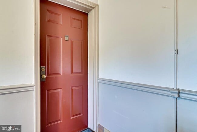 Building Photo - 1708 W Abingdon Dr