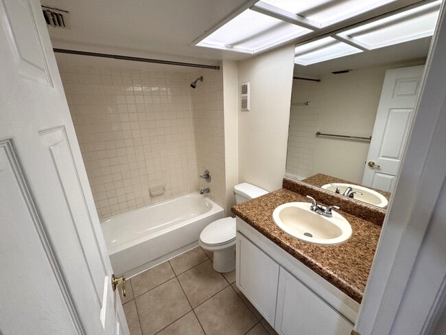 Building Photo - 4989 Puritan Cir