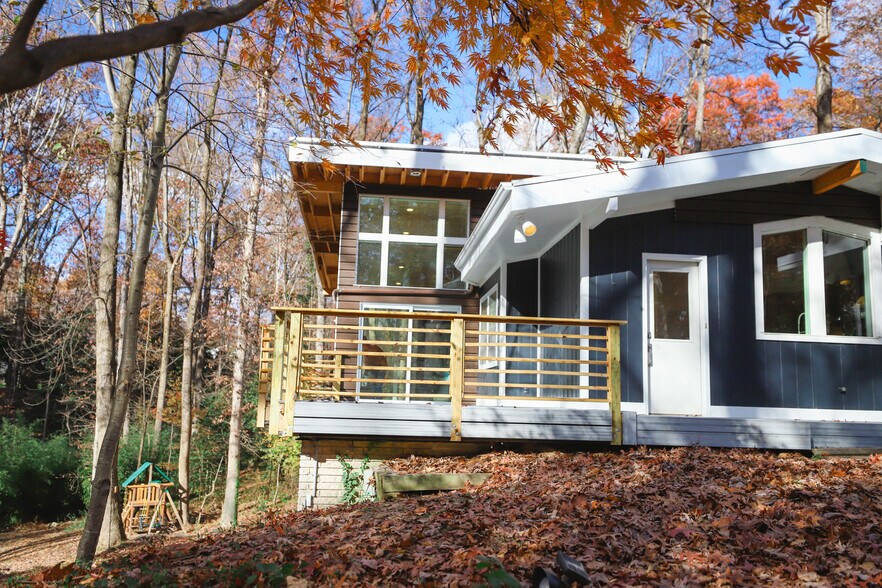 View of deck - 3916 Malcolm Ct