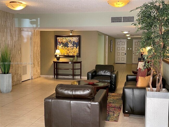 Building Photo - 805 Cypress Blvd