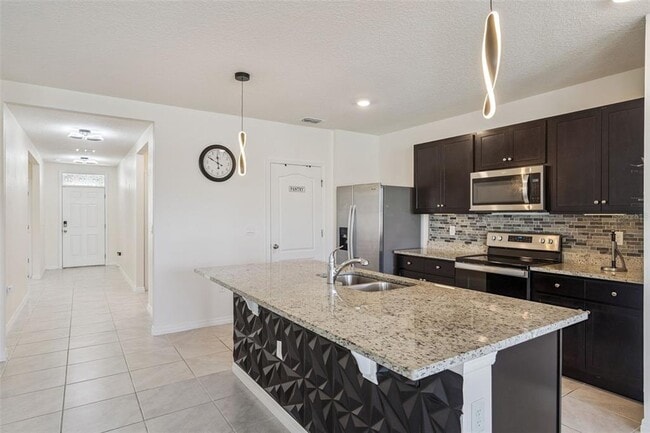 Building Photo - 544 Park Pl Blvd