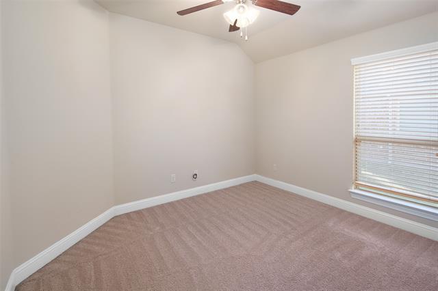 Building Photo - 609 Racine Dr
