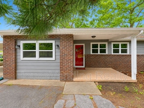 Building Photo - 619 Tarpley St