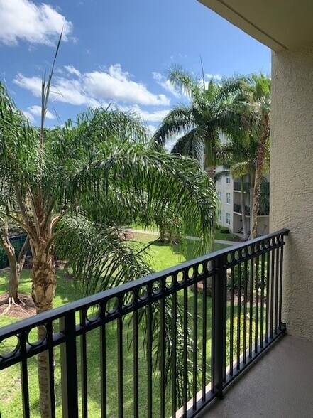 Building Photo - 26 Royal Palm Way