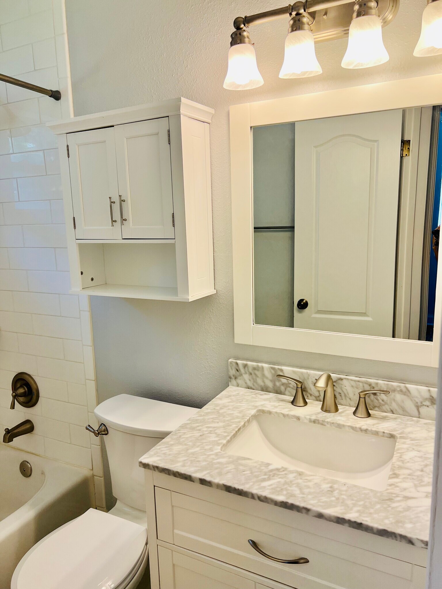 Guest bath - 6446 Dartmouth Ave N