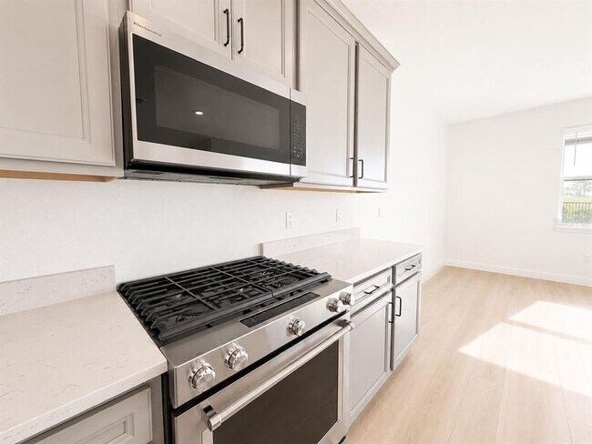 Building Photo - 5806 Fabry St