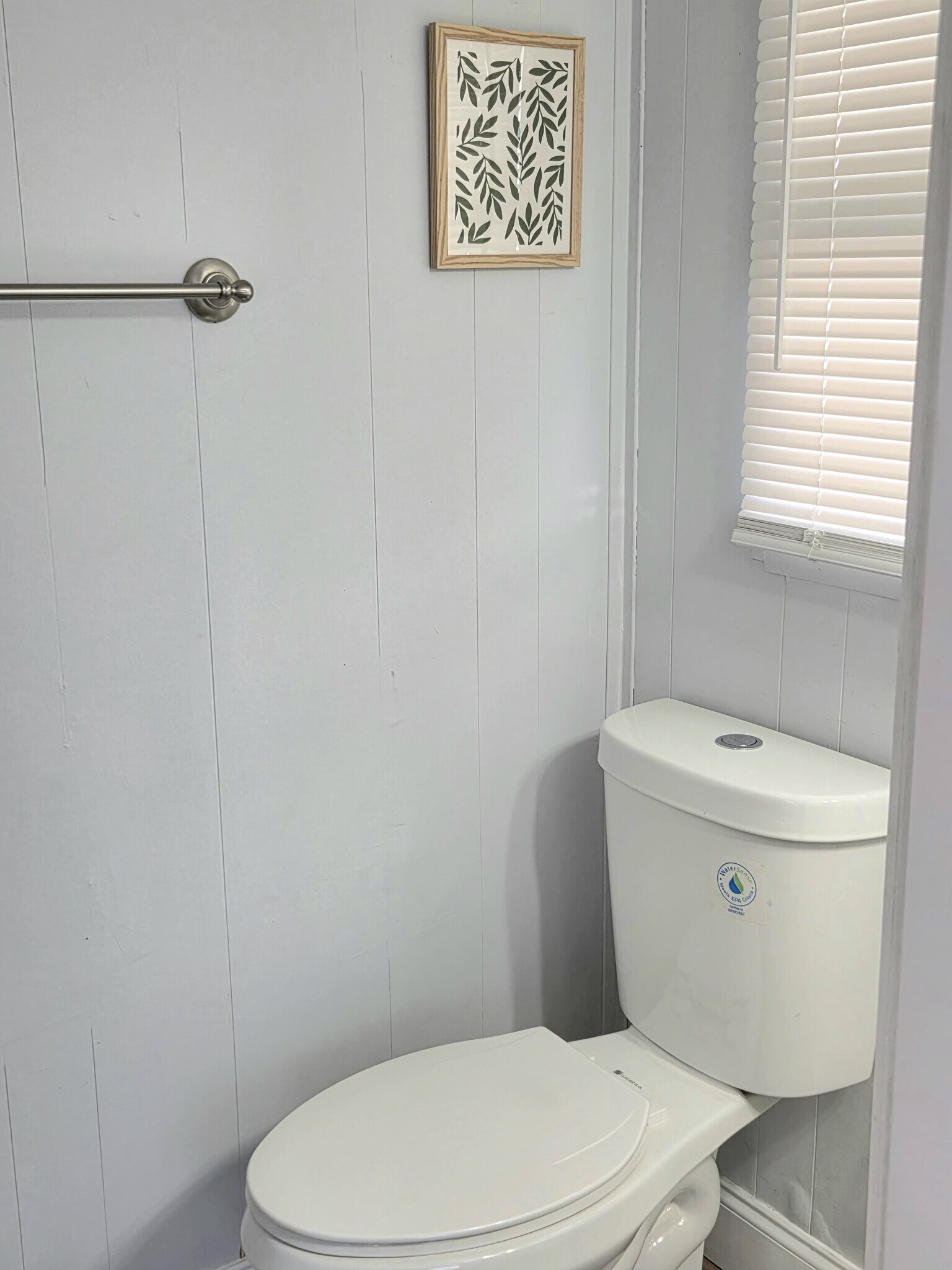 Guest room bath - 2050 SW 83rd Ter