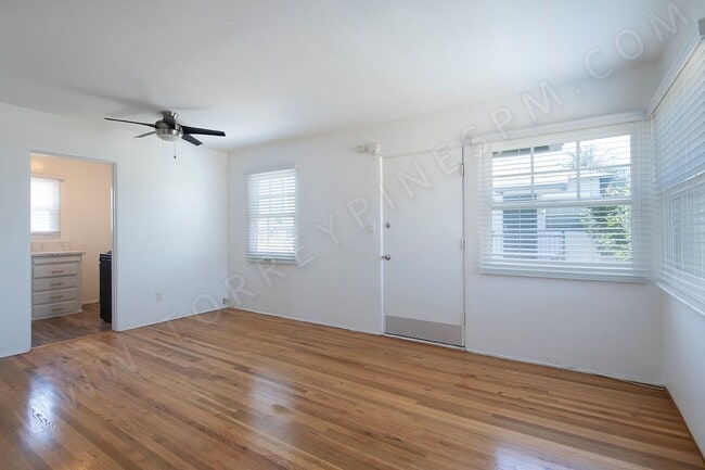 Building Photo - OPEN HOUSE: 1/31 10:30-11:30AM ~ 1 MONTH FREE!  2BR in Great Pacific Beach Location!