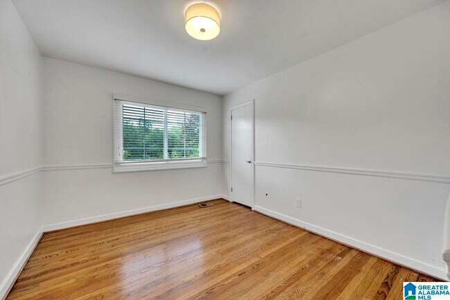 Building Photo - 5321 Crestwood Blvd