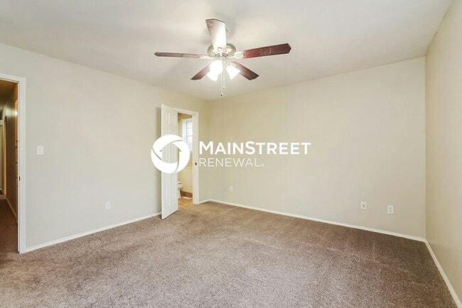 Building Photo - 3 Bedroom Pet-Friendly Home in OKLAHOMA CITY, OK with Main Street Renewal