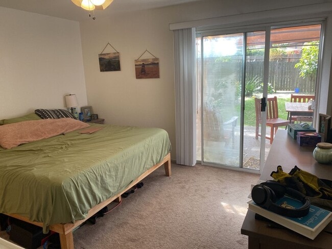 Building Photo - 3 Bedroom 2 Bath Home in Davis