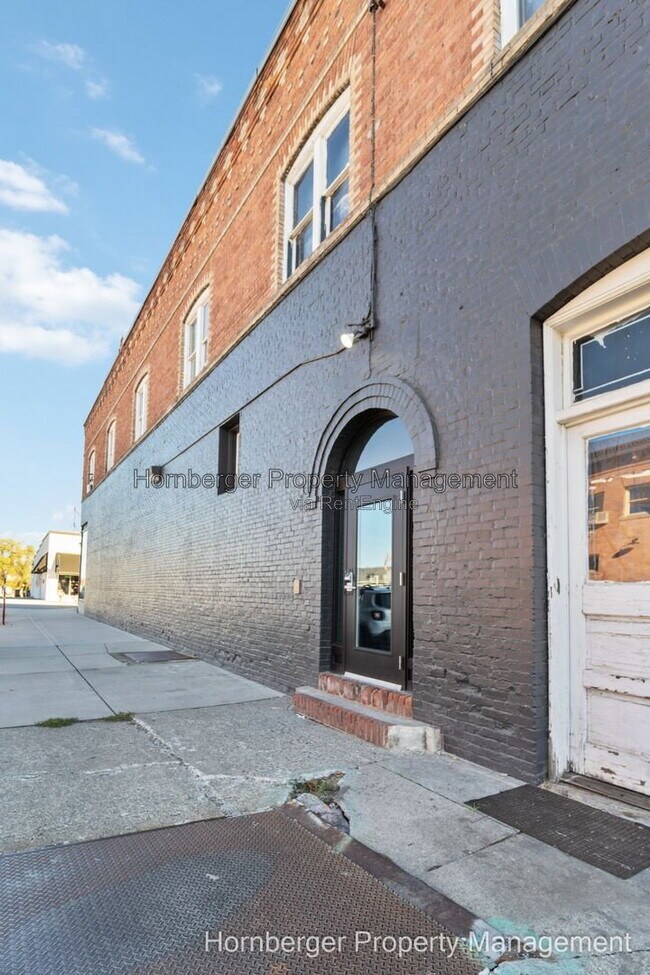 Building Photo - 7 S Pittsburg St